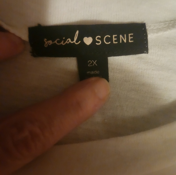 Rock and Roll T-Shirt with silver chain design (watch video). - Picture 4 of 4